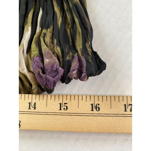 Mandee Women’s Crinkle Black Purple Floral V-Neck Ruffle Blouse Size M Romantic - Picture 11 of 12